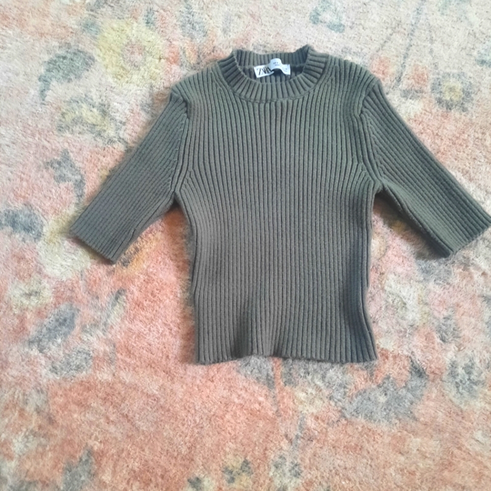 Ribbed sweater crop top